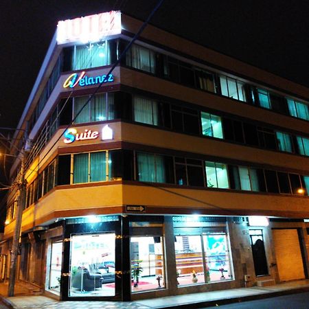 Hotel Velanez Suite Риобамба Екстериор снимка