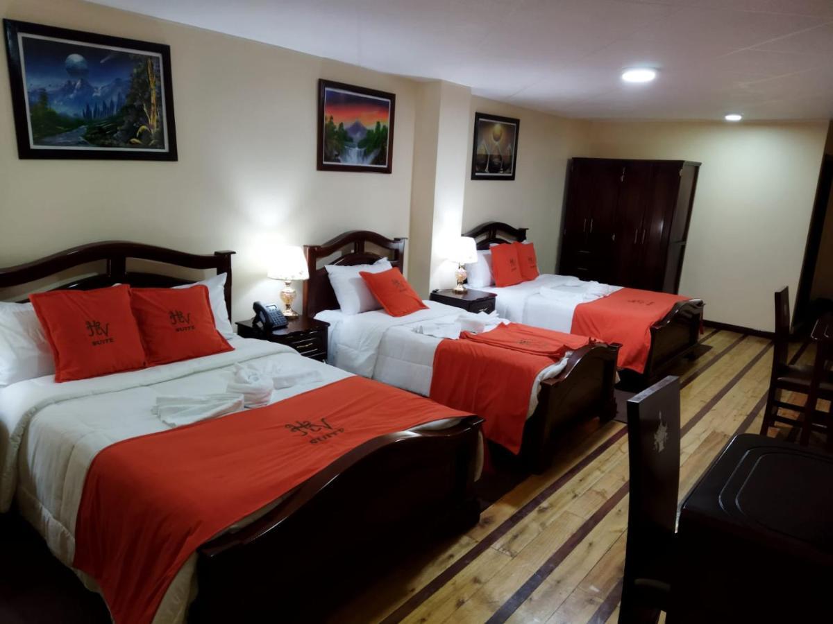 Hotel Velanez Suite Риобамба Екстериор снимка