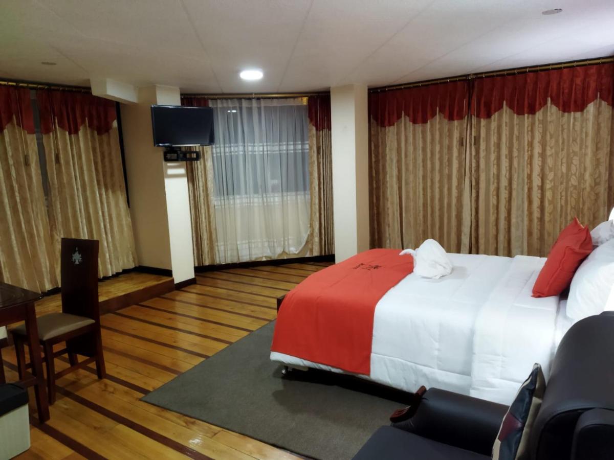 Hotel Velanez Suite Риобамба Екстериор снимка