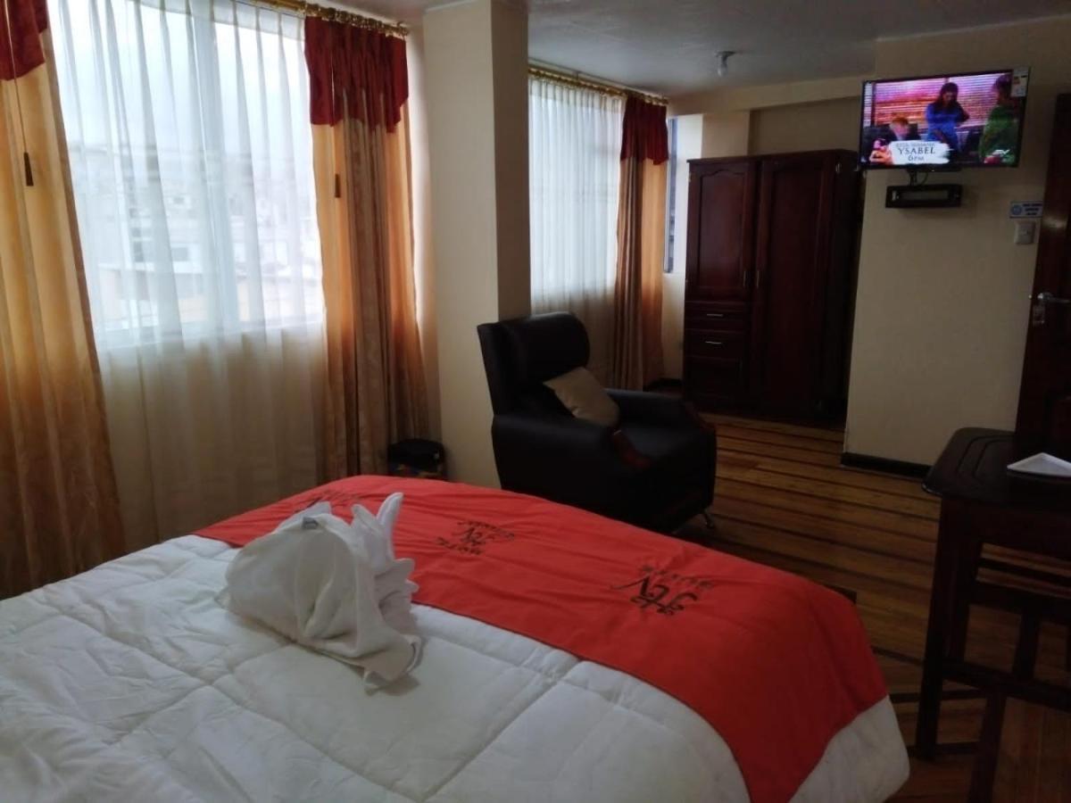 Hotel Velanez Suite Риобамба Екстериор снимка