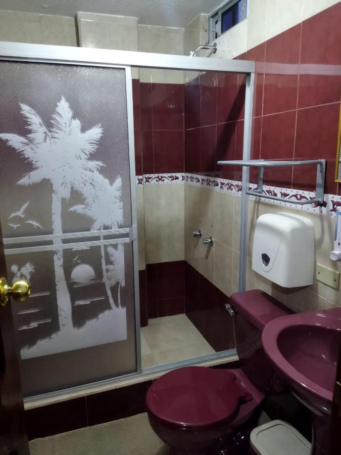 Hotel Velanez Suite Риобамба Екстериор снимка