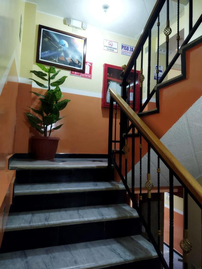 Hotel Velanez Suite Риобамба Екстериор снимка