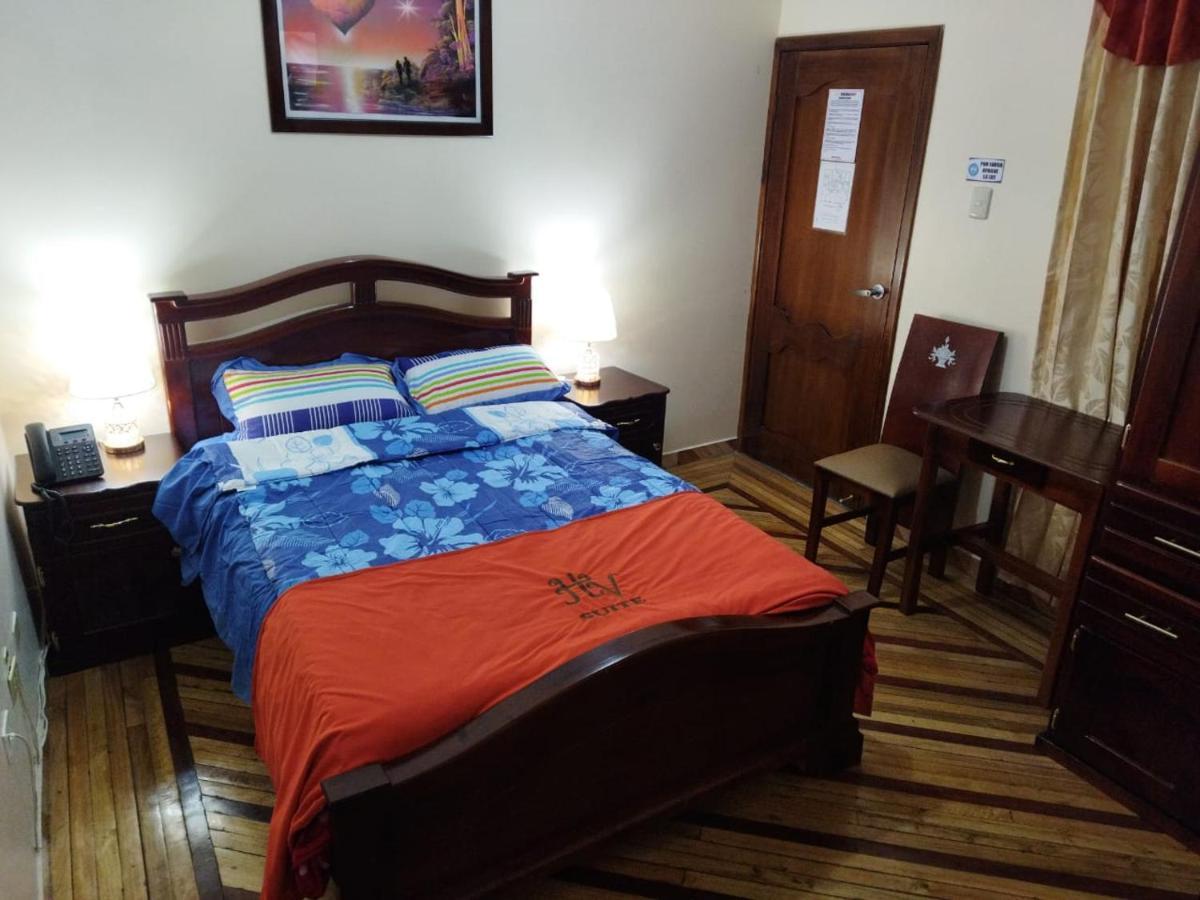 Hotel Velanez Suite Риобамба Екстериор снимка