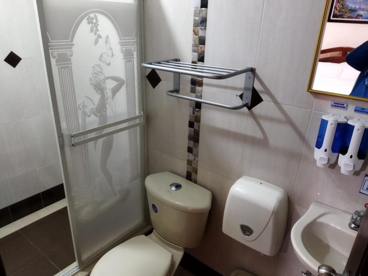 Hotel Velanez Suite Риобамба Екстериор снимка
