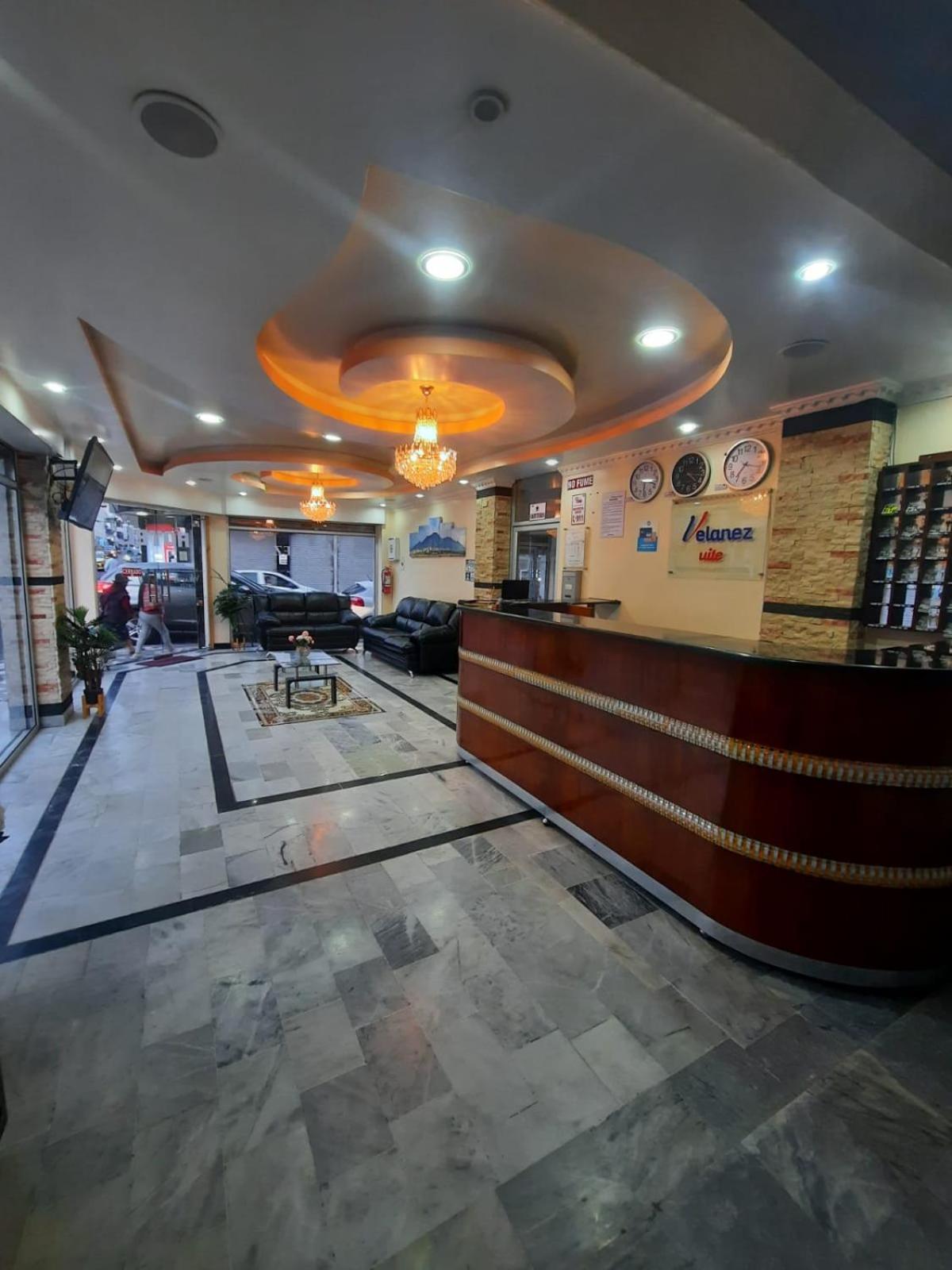 Hotel Velanez Suite Риобамба Екстериор снимка